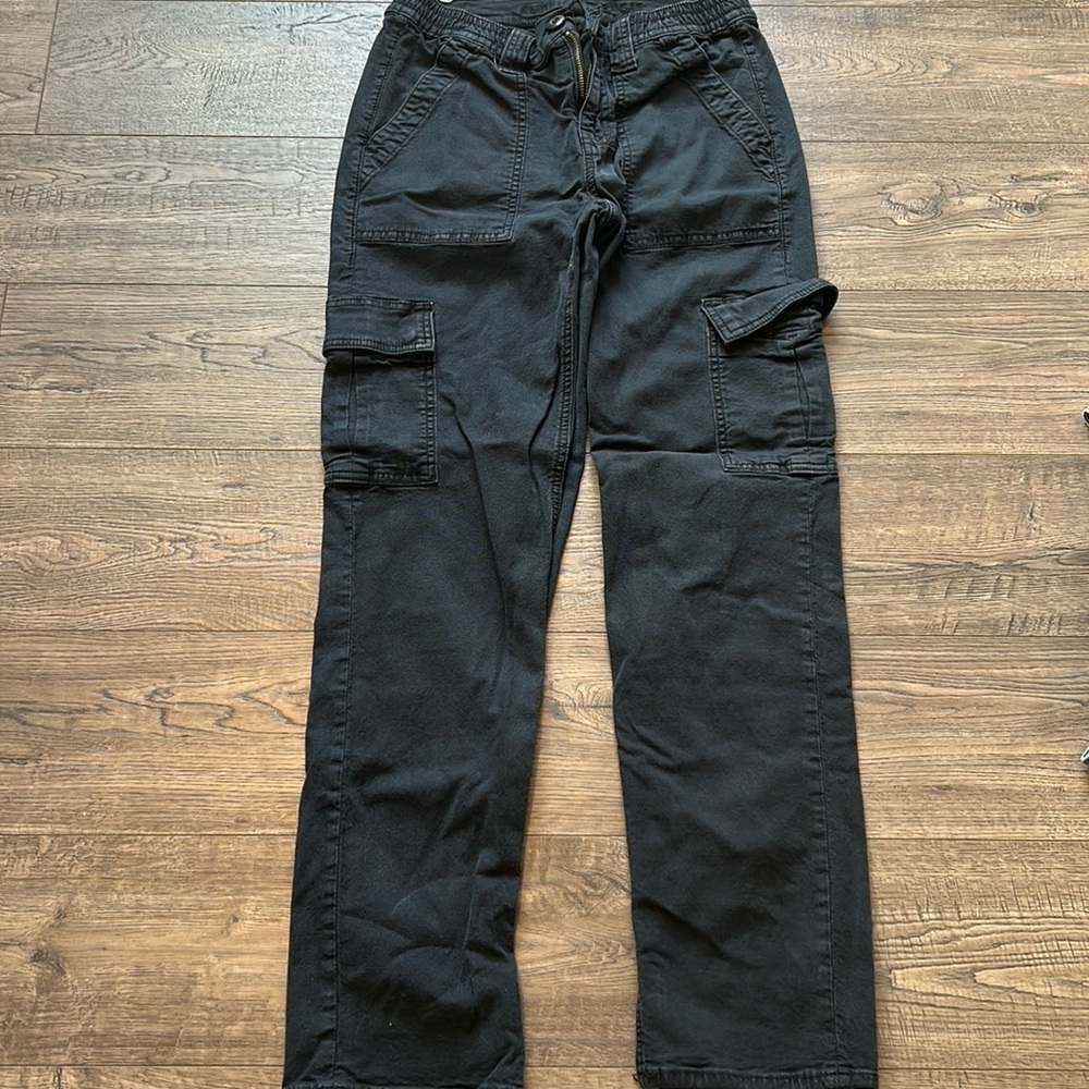 American Eagle Cargos